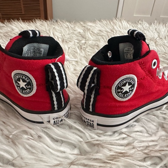 Toddler high top red converse shoes - Picture 3 of 3